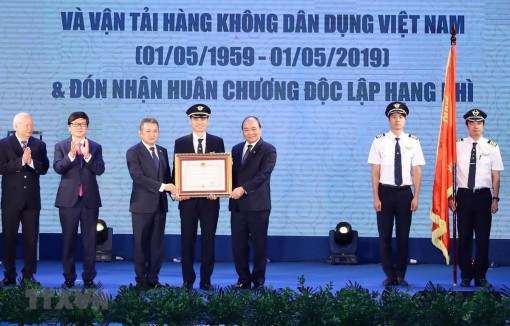 Thủ tướng Nguyễn Xuân Phúc dự Lễ kỷ niệm 60 năm thành lập Đoàn bay 919