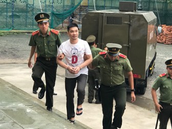 Nước mắt trong phiên xử “tập đoàn” ma túy lớn nhất Việt Nam