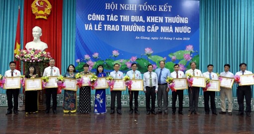 Tổng kết công tác thi đua, khen thưởng và trao thưởng cấp nhà nước