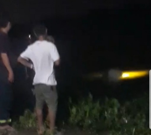 Long An: Lật xà lan, 2 người mất tích