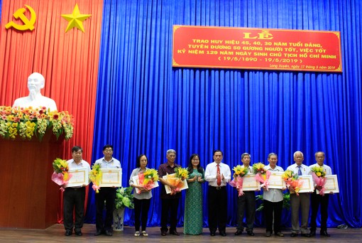 TP. Long Xuyên Họp mặt kỷ niệm 129 năm ngày sinh Chủ tịch Hồ Chí Minh