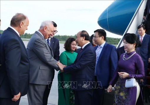 Thủ tướng Nguyễn Xuân Phúc tới Saint Petersburg bắt đầu thăm chính thức Liên bang Nga