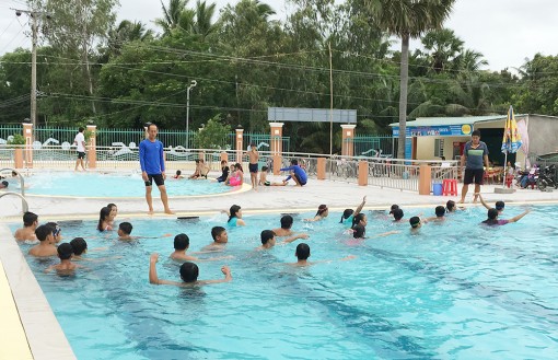 Sôi động sân chơi thể thao trong dịp hè