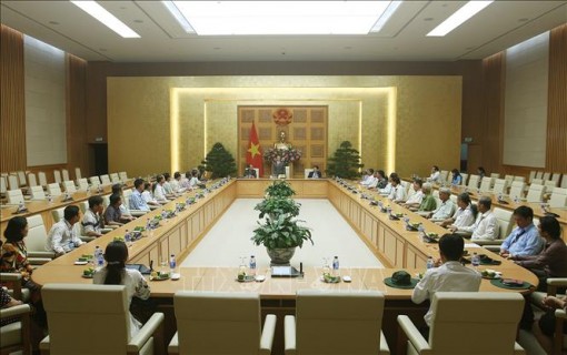 Phó Thủ tướng Vũ Đức Đam tiếp Đoàn đại biểu người có công tỉnh Tiền Giang