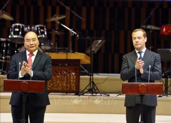 Thủ tướng Nguyễn Xuân Phúc và Thủ tướng Nga Dmitri A. Medvedev dự lễ khai mạc Năm hữu nghị chéo Việt - Nga
