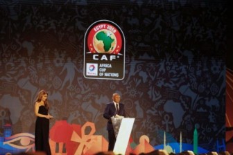 FIFA điều tra tham nhũng Chủ tịch Liên đoàn Bóng đá châu Phi