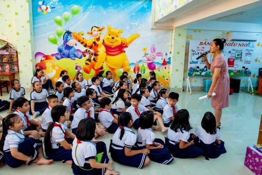 Thư viện tỉnh: Hoạt động ngoại khóa chủ đề: “Bác Hồ kính yêu”