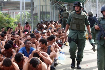 Venezuela: Tù nhân và lính canh hỗn chiến, 29 người thiệt mạng