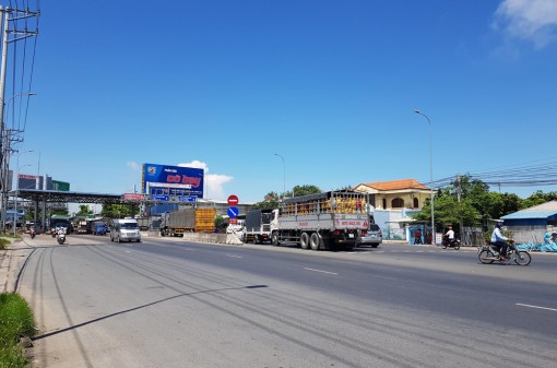 Tài xế phản ứng, trạm BOT T2 “thất thủ”