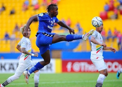 Giằng co ở nhóm cuối