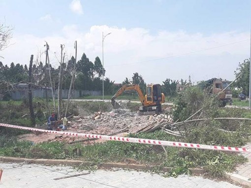 Đền 200 năm tuổi ở Cần Thơ bị đập