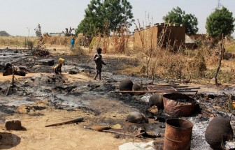 Nigeria: Bạo lực gia tăng khiến 20.000 người chạy sang Niger lánh nạn
