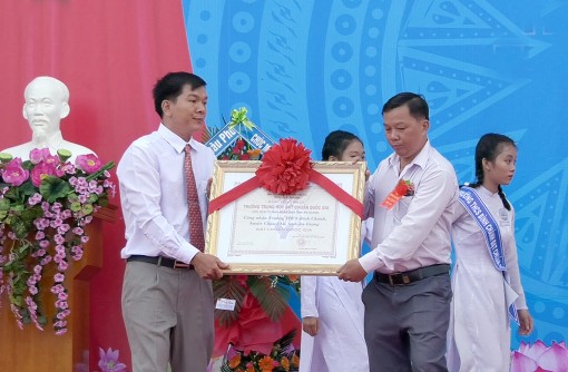 Thêm 4 trường đạt chuẩn quốc gia