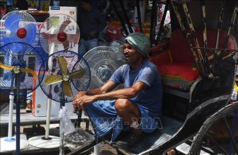 Nhiều người sốc nhiệt, tử vong do nắng nóng trên 50 độ C ở Ấn Độ