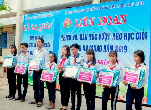 Khai mạc Liên hoan thiếu nhi dân tộc vượt khó học giỏi năm 2019