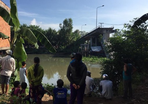 Sập cầu Tân Nghĩa ở Đồng Tháp: Phải mất 15-20 ngày để khắc phục sự cố