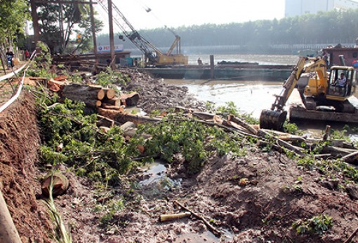 Quyết liệt khắc phục sạt lở