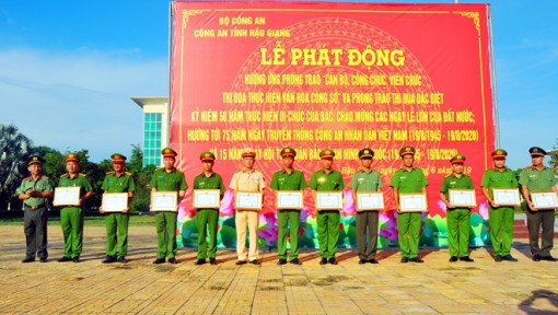 Công an tỉnh Hậu Giang phát động phong trào thi đua đặc biệt
