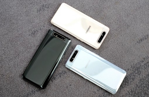 8 smartphone nổi bật bán trong tháng 6