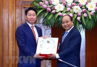 Thủ tướng Nguyễn Xuân Phúc tiếp Chủ tịch Tập đoàn SK Hàn Quốc