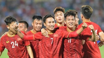 U23 Việt Nam - Myanmar: Tạm ngừng trận đấu do mưa lớn