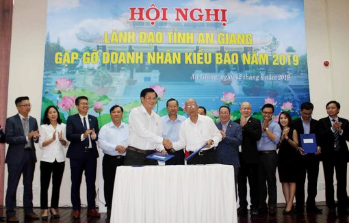 Lãnh đạo tỉnh gặp gỡ doanh nhân kiều bào