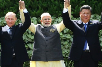 Thương chiến với Mỹ căng thẳng, Trung Quốc xích lại gần Nga và Ấn Độ