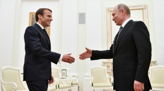 Tổng thống Pháp muốn quan hệ EU-Nga độc lập với NATO và Mỹ