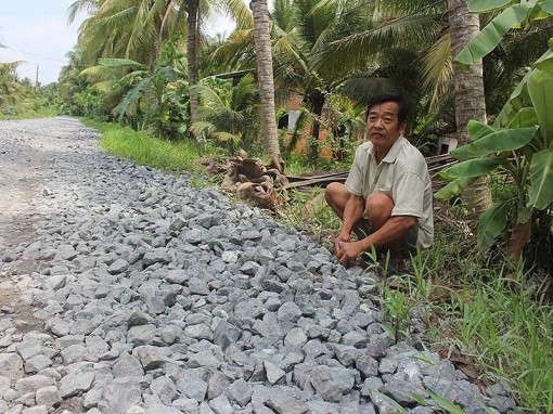 Bến Tre: Đường nông thôn mới 3,5 km làm mãi chưa xong
