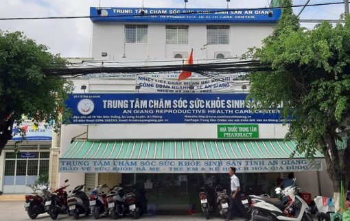 Kỷ luật, cách chức Bí thư Chi bộ, Giám đốc Trung tâm Chăm sóc sức khỏe sinh sản tỉnh An Giang