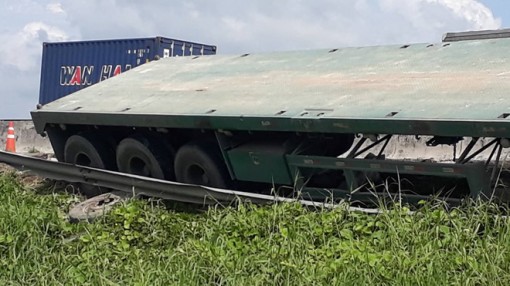 Tai nạn liên hoàn trên cao tốc Trung Lương - TP.HCM