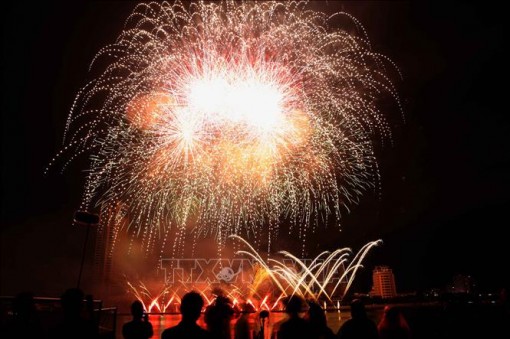 Lễ hội pháo hoa quốc tế Đà Nẵng 2019: Chuyện tình bên dòng sông