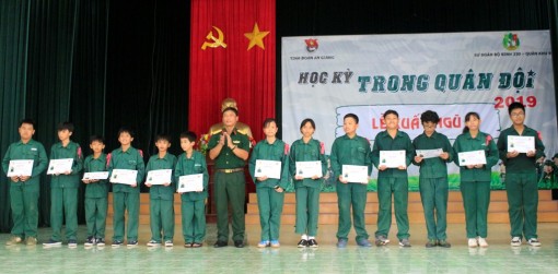 Xuất ngũ 124 chiến sĩ lớp Bộ binh trong Chương trình “Học kỳ trong Quân đội” năm 2019