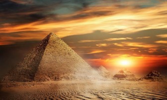 Giật mình đại kim tự tháp Giza có dấu vết người ngoài hành tinh?