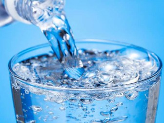 Điều gì xảy ra khi bạn uống đủ nước mỗi ngày?