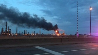 Mỹ: Cháy nổ lớn tại nhà máy lọc dầu ở bang Pennsylvania