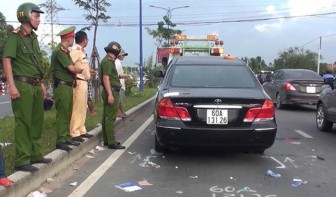 Tạm đình chỉ công tác 2 cảnh sát trong vụ giang hồ vây ô tô tại Đồng Nai