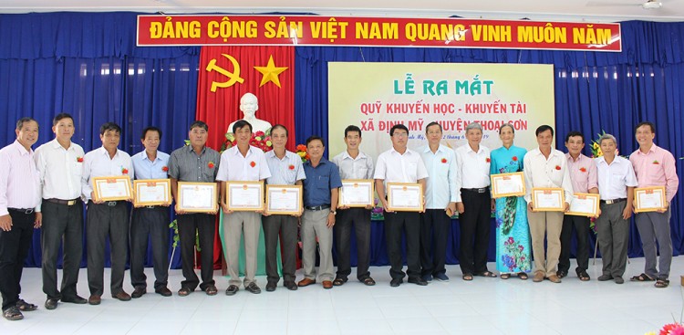 Ra mắt Quỹ Khuyến học – Khuyến tài xã Định Mỹ