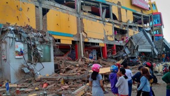 Động đất 7,5 độ richter rung chuyển Indonesia