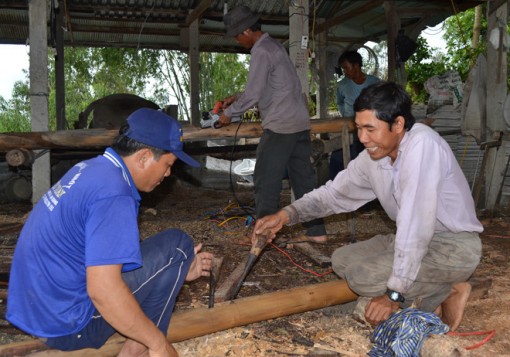 Tỉ phú nông dân mê làm từ thiện