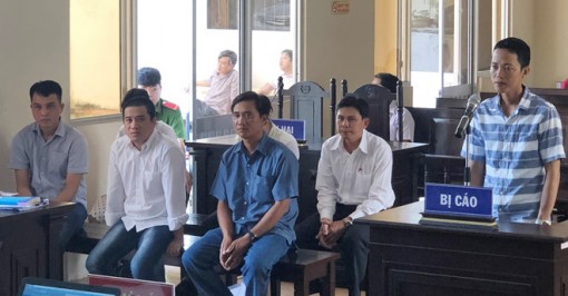 Sếp’ ngân hàng lừa đảo chiếm đoạt gần 3 tỉ đồng