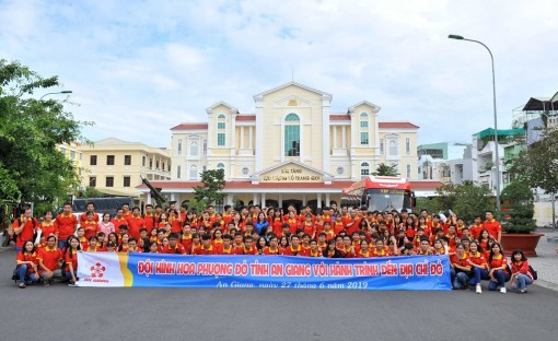 184 học viên Lớp bồi dưỡng kỹ năng, nghiệp vụ công tác Đoàn khối THPT đi thực tế tại TP. Cần Thơ