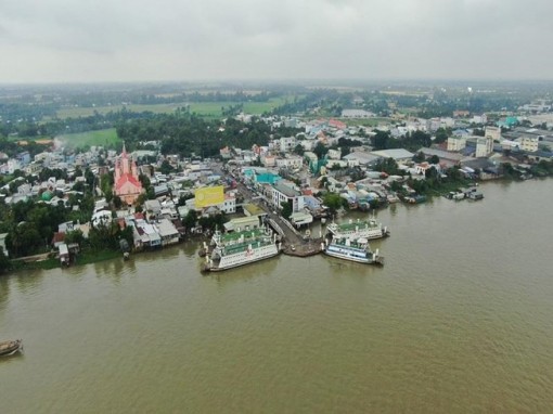 Nhớ những chuyến phà Vàm Cống trên bến bắc