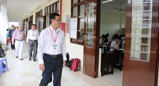 Kiểm tra công tác chấm thi tại Long An, Bến Tre