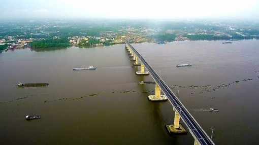Long An: Chìm sà lan do đâm vào mố cầu Mỹ Lợi