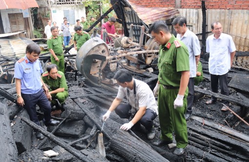 Trà Vinh: Cháy trại xuồng, thiệt hại gần 1 tỷ đồng