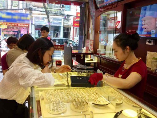 Giá vàng bật tăng, vượt ngưỡng 39 triệu đồng/lượng