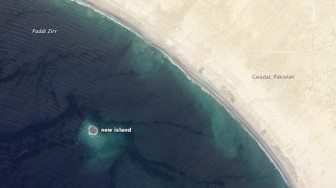 Ấn Độ Dương 'nuốt chửng' hòn đảo ngoài khơi Pakistan