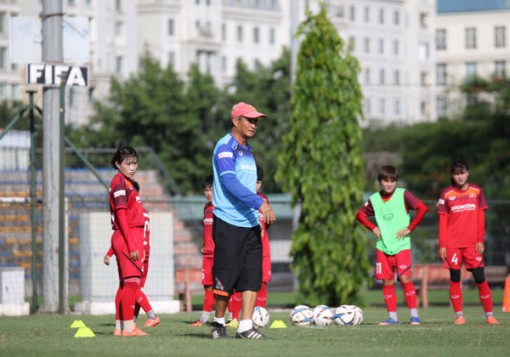 ĐT nữ Việt Nam rèn thể lực, nhận tin vui từ các cầu thủ trụ cột