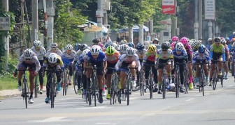 Cuộc đua xe đạp nữ Truyền hình An Giang: Các cô gái Hàn Quốc tỏ rõ tham vọng